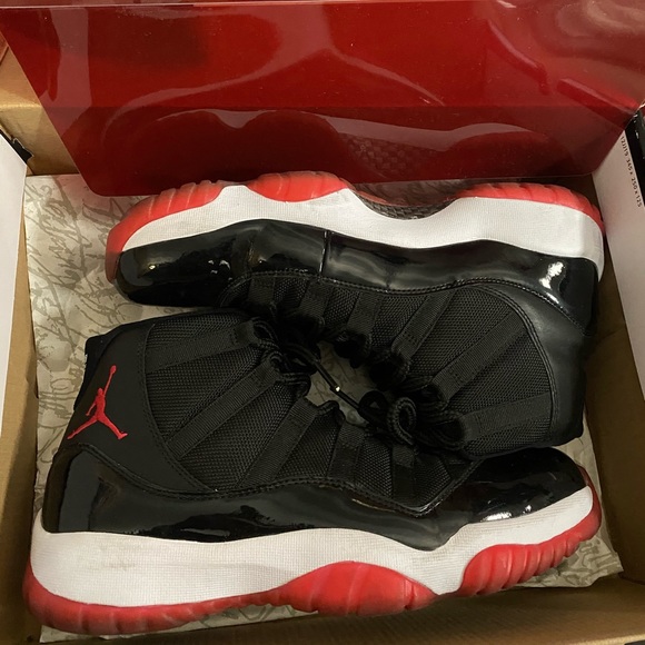 Jordan bred 11’s - Picture 1 of 3